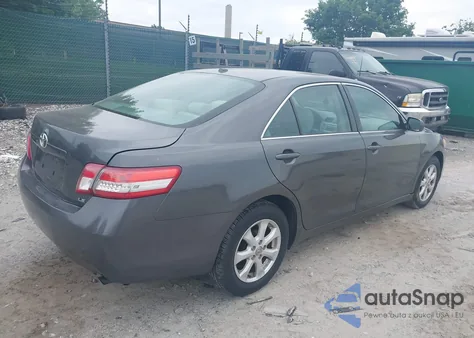 2011 Toyota Camry Le z USA, uszkodzony, nr VIN 4T4BF3EK0BR102446